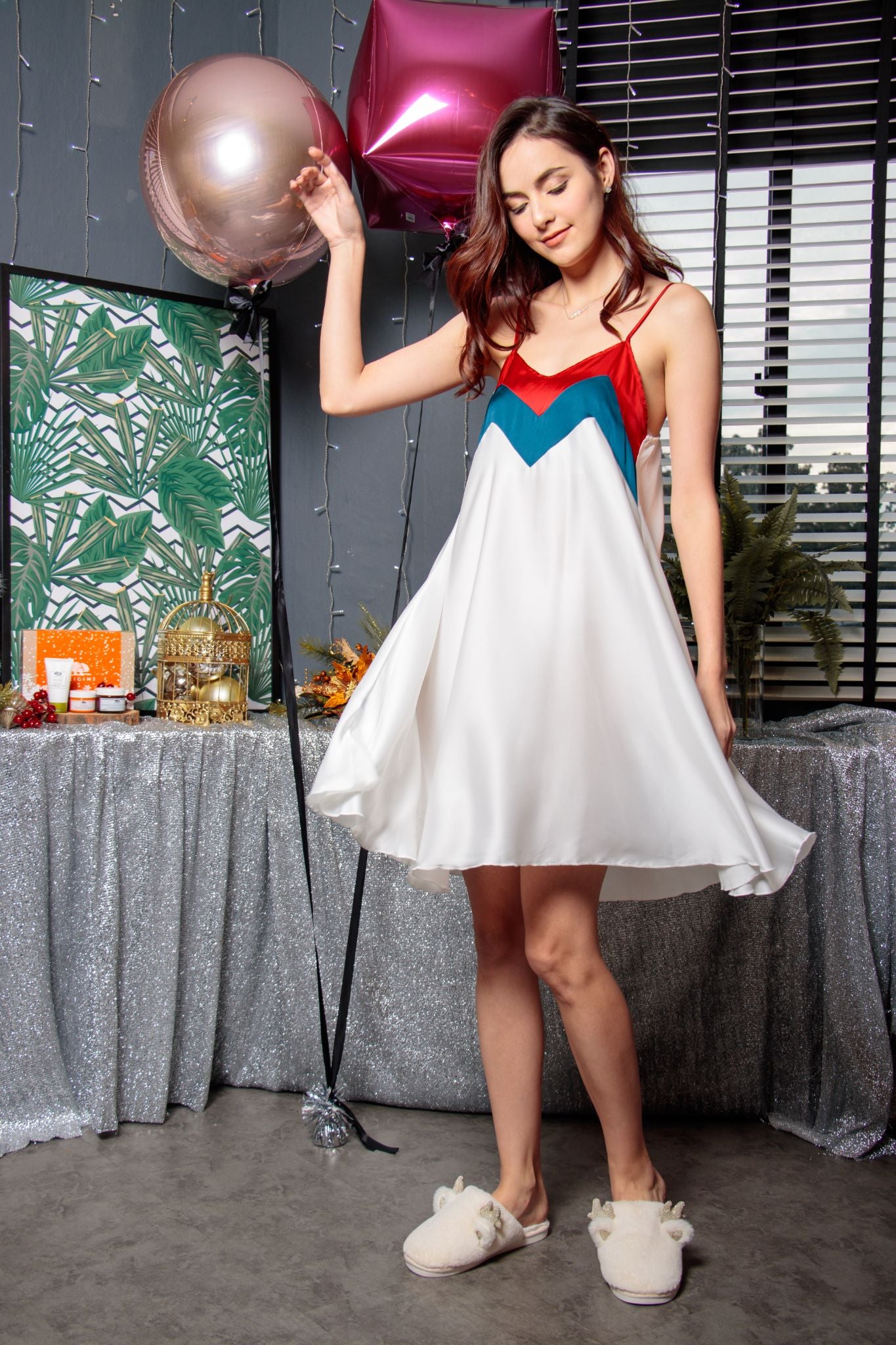 Sweetheart Colourblock Swing Dress in Maiden White